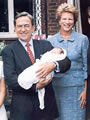 Anne-Marie s manelem, synem Pavlosem a jeho rodinou